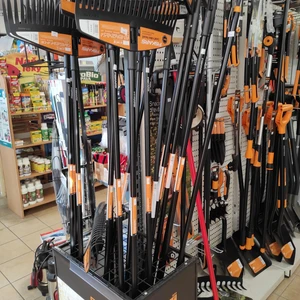 zahradní nářadí Fiskars